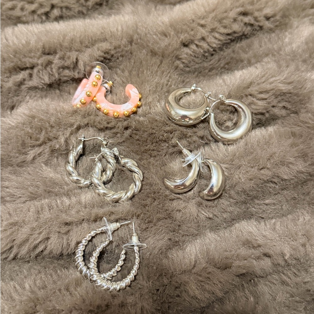 Bundle of earrings